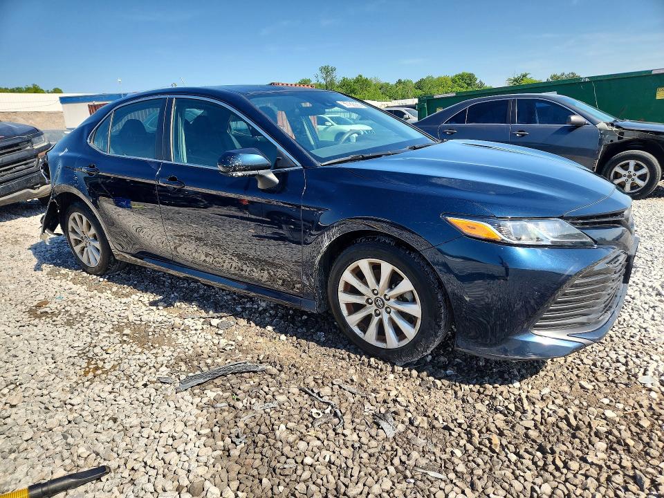 50162926 :رقم المزاد ، 4T1B11HK9KU721491 vin ، 2019 Toyota Camry مزاد بيع