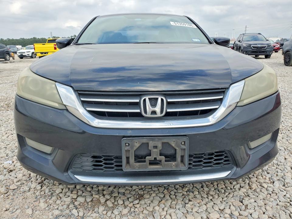 51359186 :رقم المزاد ، 1HGCR2F50FA183227 vin ، 2015 Honda Accord مزاد بيع