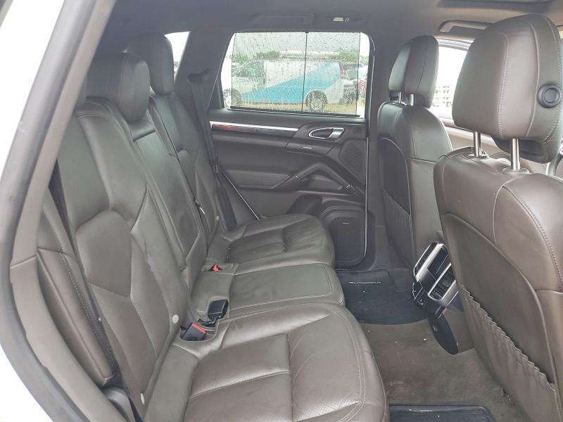 50497216 :رقم المزاد ، WP1AA2A26JKA02367 vin ، 2018 Porsche Cayenne مزاد بيع