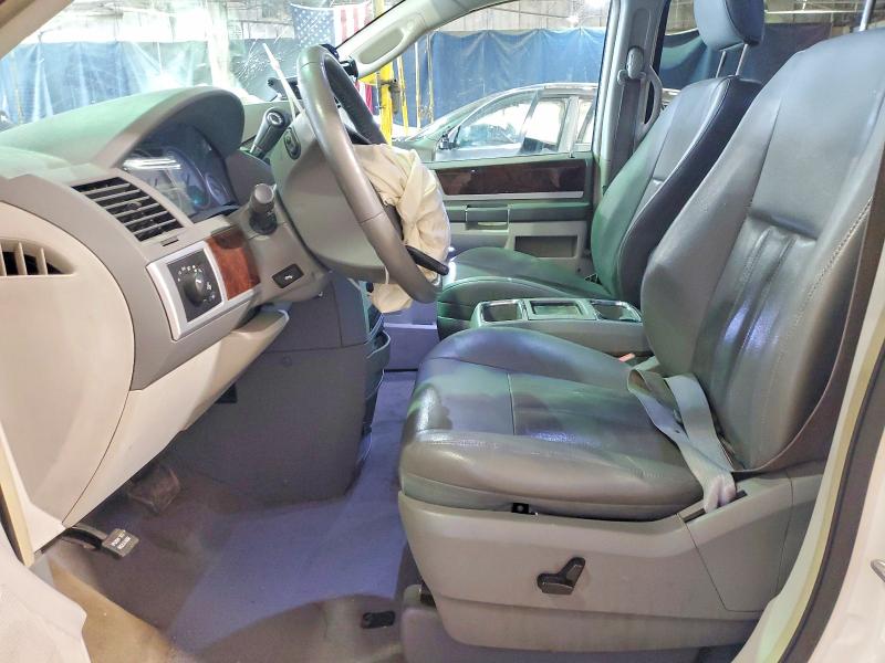2010 Chrysler Town & Country მანქანა იყიდება აუქციონზე, vin: 2A4RR5D17AR104287, აუქციონის ნომერი: 49311446