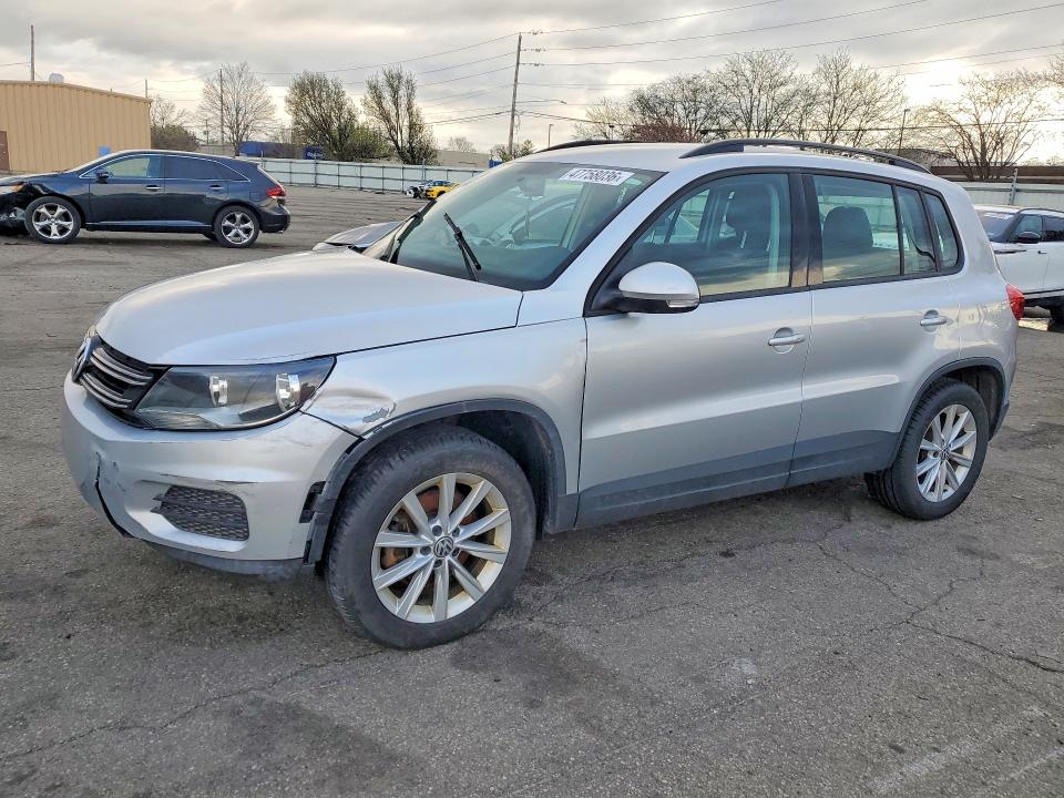 47758036 :رقم المزاد ، WVGAV7AX7HK049864 vin ، 2017 Volkswagen Tiguan مزاد بيع