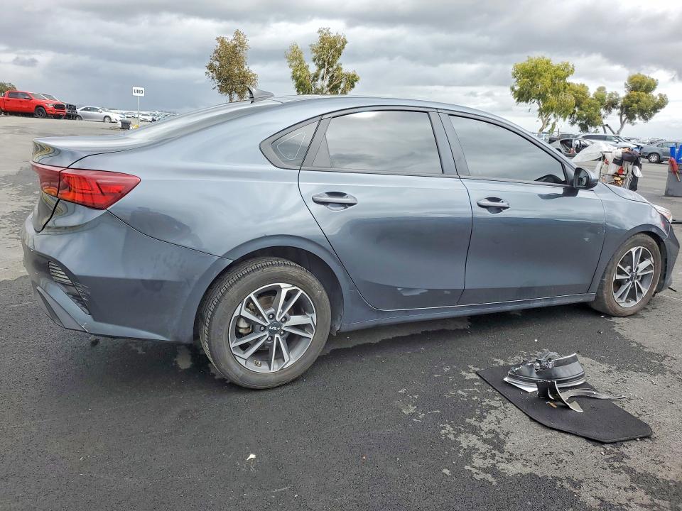 50529636 :رقم المزاد ، 3KPF24AD6NE477978 vin ، 2022 Kia Forte مزاد بيع
