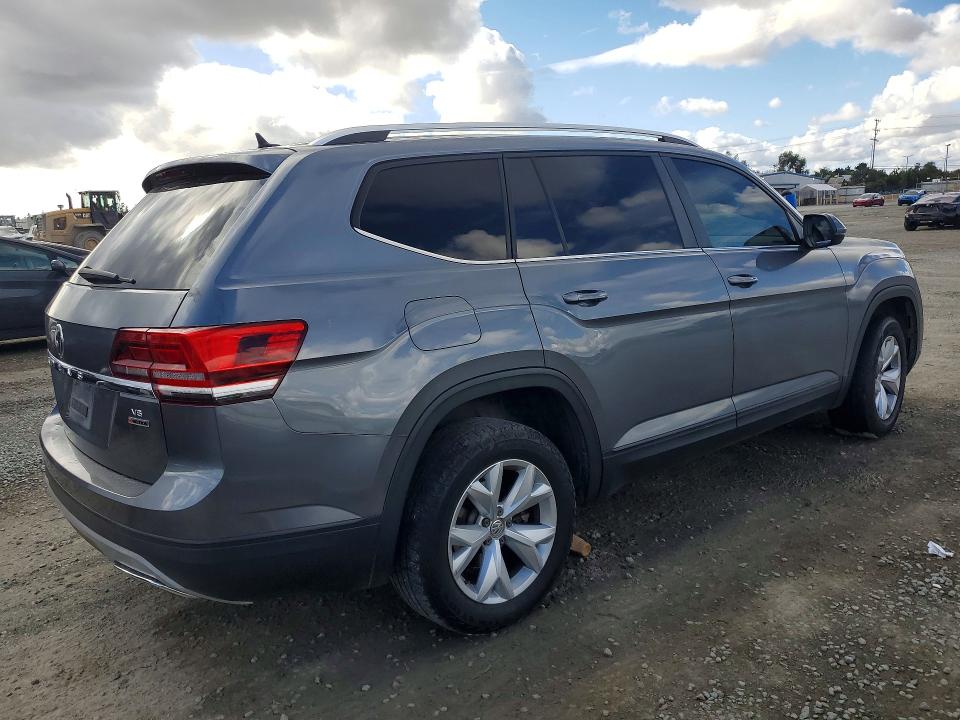 49587276 :رقم المزاد ، 1V2KR2CA2JC540348 vin ، 2018 Volkswagen Atlas مزاد بيع