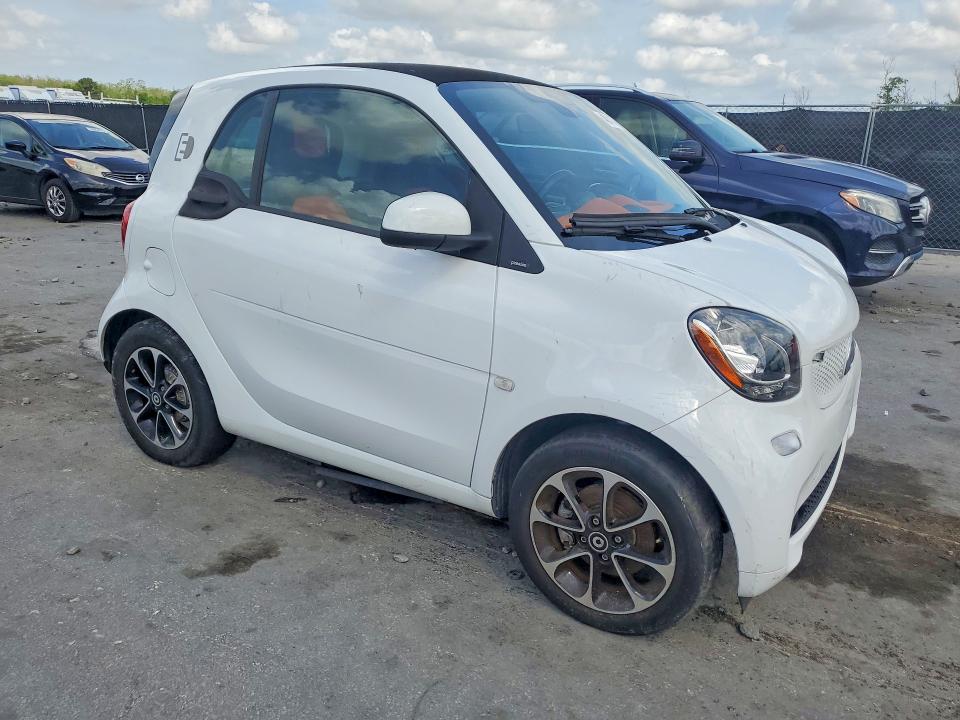 Aukcja sprzedaży 2017 Smart Fortwo, vin: WMEFJ9BA1HK229984, numer aukcji: 48417796
