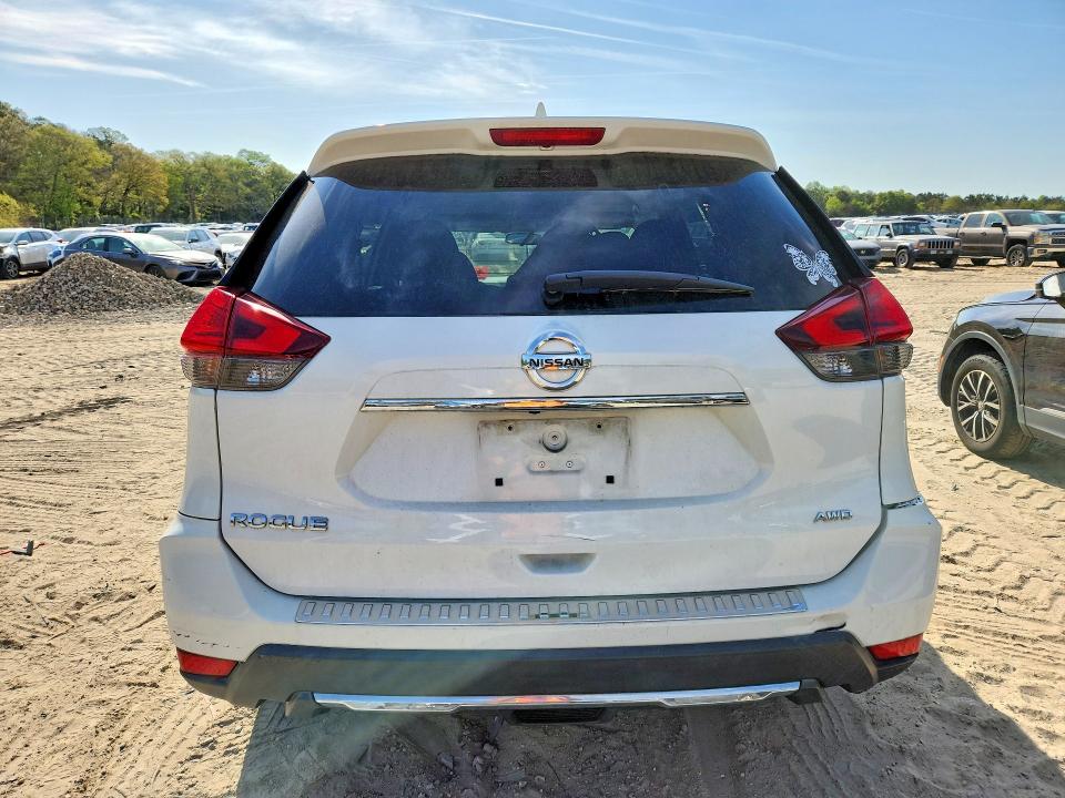 50743356 :رقم المزاد ، 5N1AT2MV9HC779000 vin ، 2017 Nissan Rogue مزاد بيع