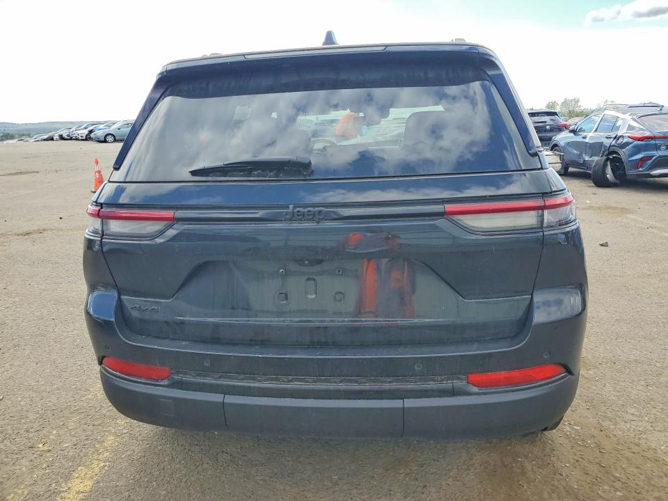 Продажа на аукционе авто 2024 Jeep Grand Cherokee, vin: 1C4RJHAG5RC215352, номер лота: 50125166