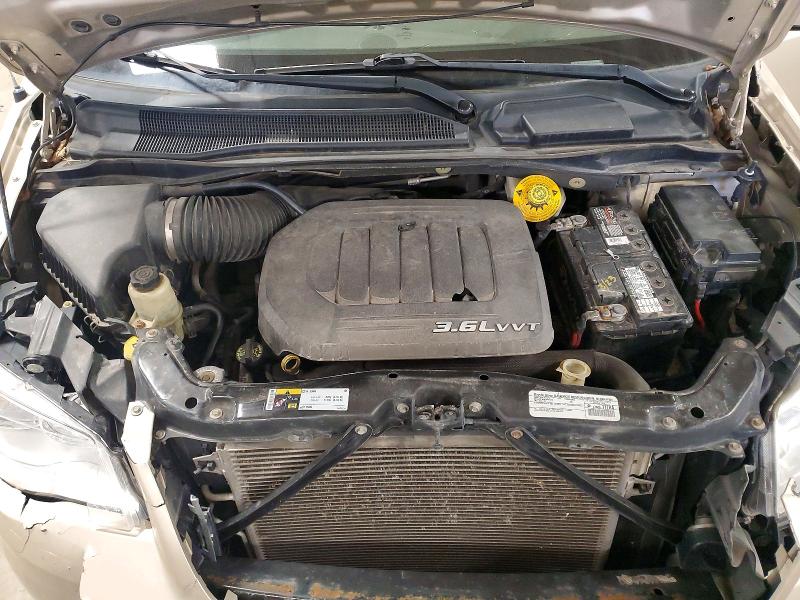 Auction sale of the 2015 Chrysler Town & Country, vin: 2C4RC1BG1FR552569, lot number: 50861266