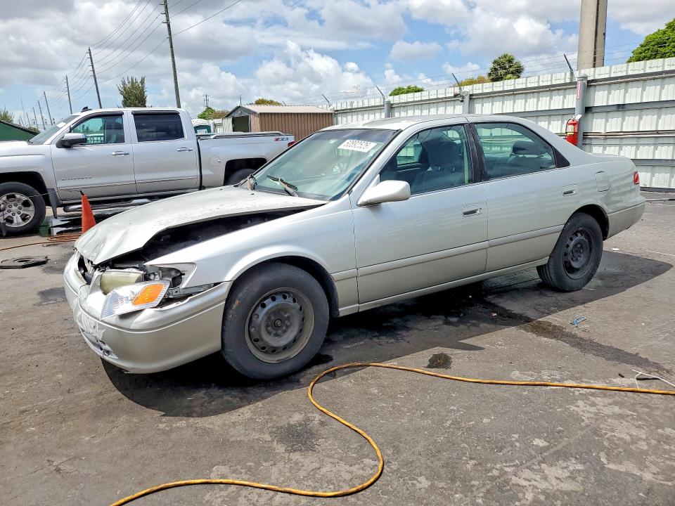 2001 Toyota Camry მანქანა იყიდება აუქციონზე, vin: JT2BG22K610602023, აუქციონის ნომერი: 50892526