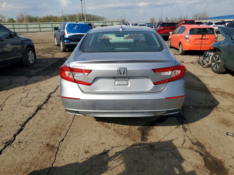 Продажа на аукционе авто 2018 Honda Accord, vin: 1HGCV1F1XJA166902, номер лота: 50672036