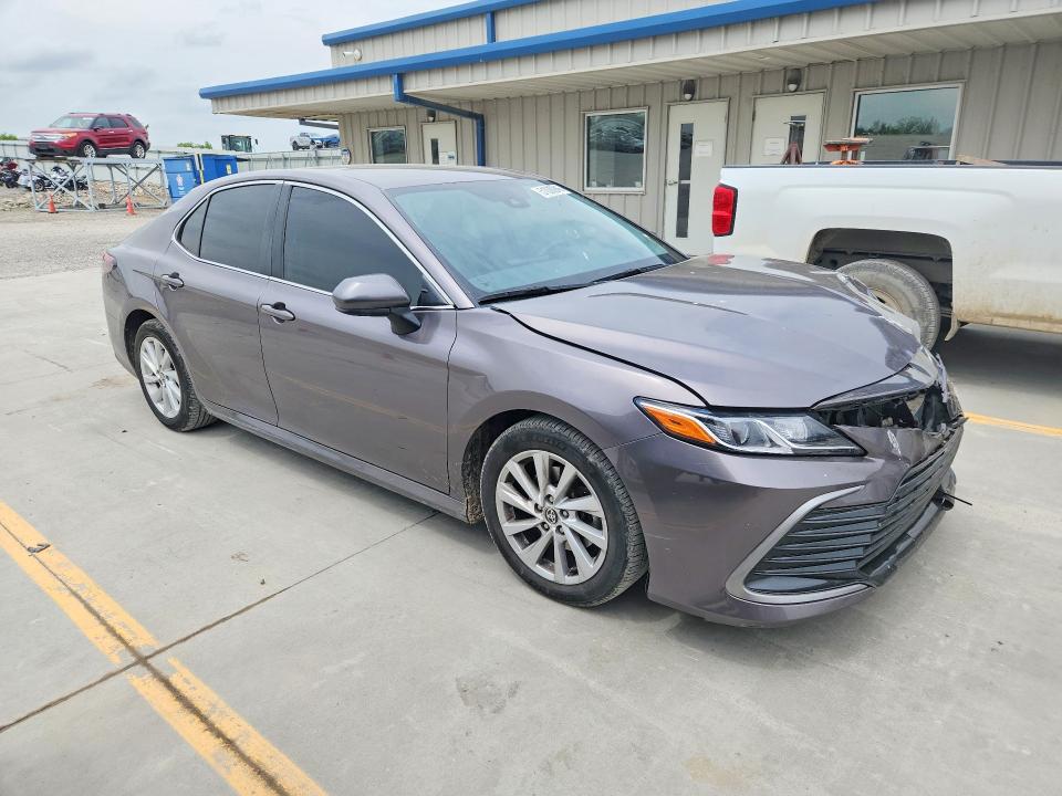 2021 Toyota Camry მანქანა იყიდება აუქციონზე, vin: 4T1C11AK5MU450415, აუქციონის ნომერი: 51000946