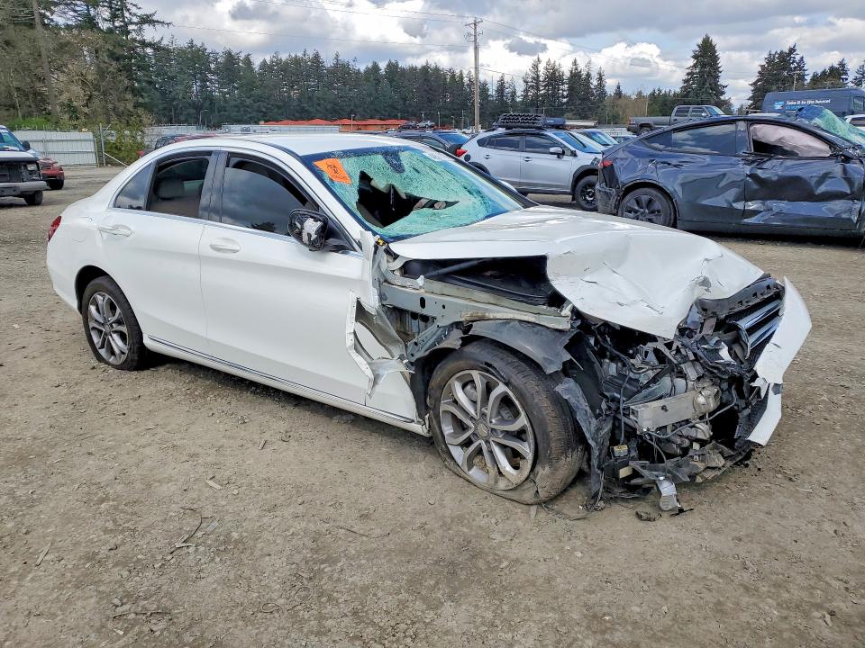 2015 Mercedes Benz C მანქანა იყიდება აუქციონზე, vin: 55SWF4KB0FU087521, აუქციონის ნომერი: 48541476