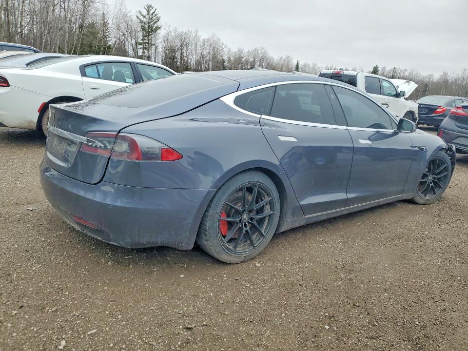 48188376 :رقم المزاد ، 5YJSA1E28HF223602 vin ، 2017 Tesla Model S مزاد بيع