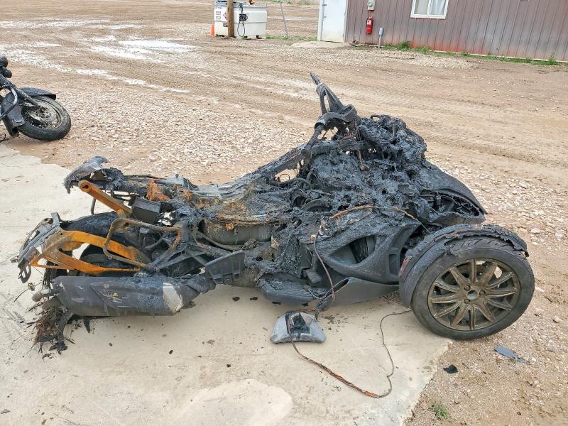 51483466 :رقم المزاد ، 2BXNCBC11DV002839 vin ، 2013 Can-am Spyder Roadster مزاد بيع