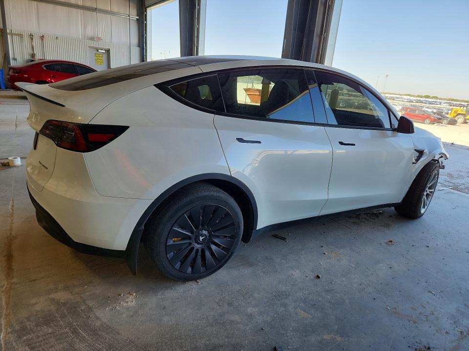 50724396 :رقم المزاد ، 7SAYGDEE0PA077215 vin ، 2023 Tesla Model Y مزاد بيع