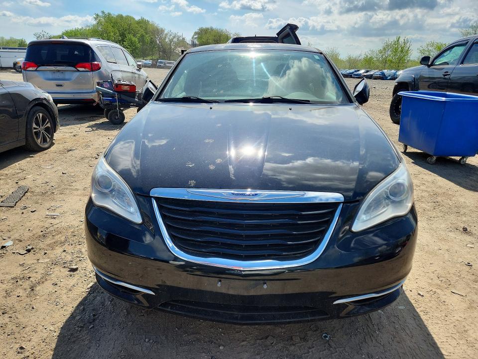 Продажа на аукционе авто 2014 Chrysler 200, vin: 1C3CCBABXEN208756, номер лота: 50082286