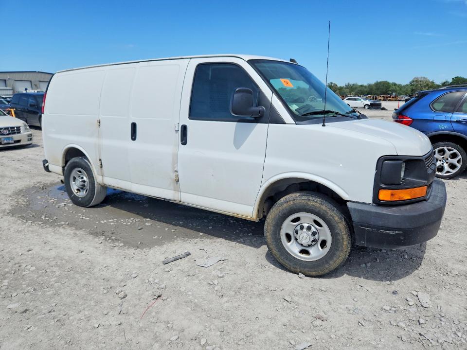 50322226 :رقم المزاد ، 1GCWGAFF7G1132894 vin ، 2016 Chev Express مزاد بيع