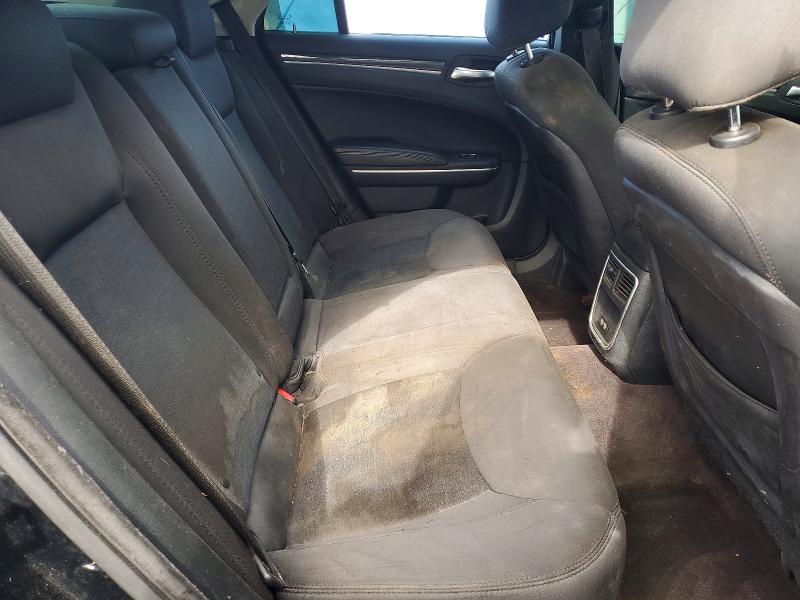 47654396 :رقم المزاد ، 2C3CCARG8JH309114 vin ، 2018 Chrysler 300 مزاد بيع