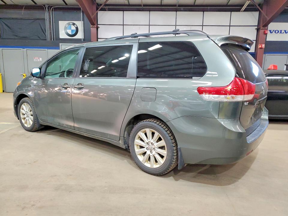 2014 Toyota Sienna მანქანა იყიდება აუქციონზე, vin: 5TDJK3DC0ES090467, აუქციონის ნომერი: 51058766