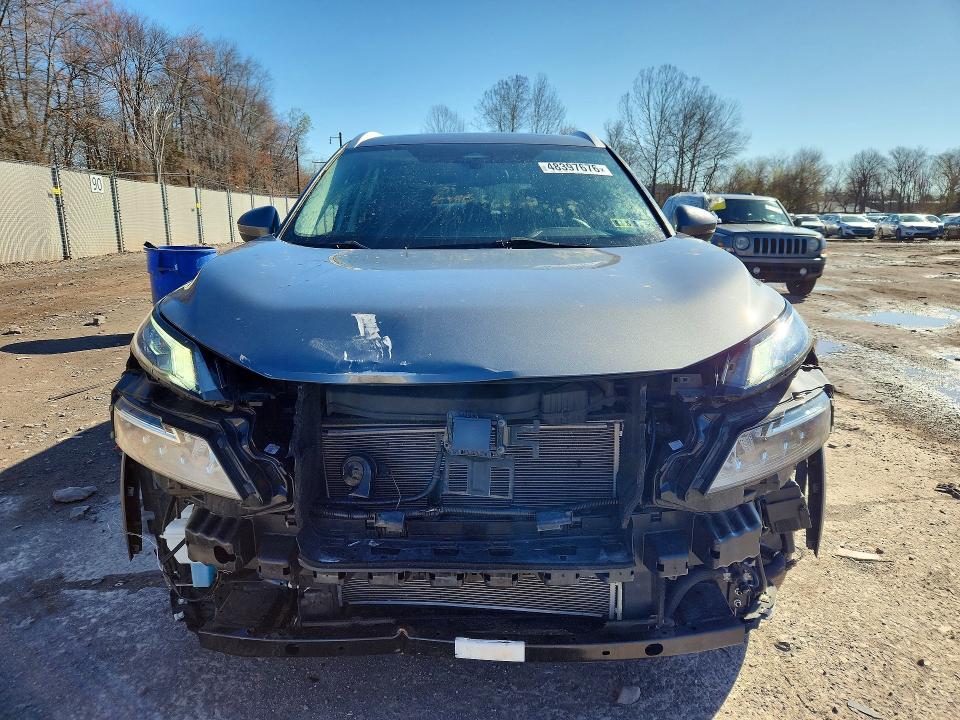 48397676 :رقم المزاد ، 5N1BT3BB4NC701786 vin ، 2022 Nissan Rogue مزاد بيع