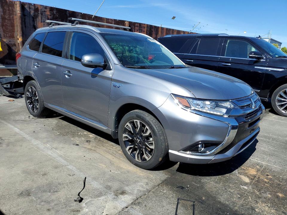 Продажа на аукционе авто 2018 Mitsubishi Outlander, vin: JA4J24A57JZ031561, номер лота: 50617876