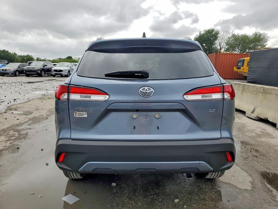 49252656 :رقم المزاد ، 7MUCAAAG9SV147015 vin ، 2025 Toyota Corolla Cross مزاد بيع