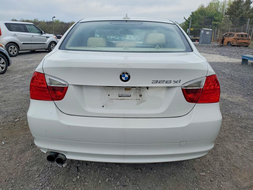 49853986 :رقم المزاد ، WBAPH7G52BNN04585 vin ، 2011 Bmw 328 مزاد بيع
