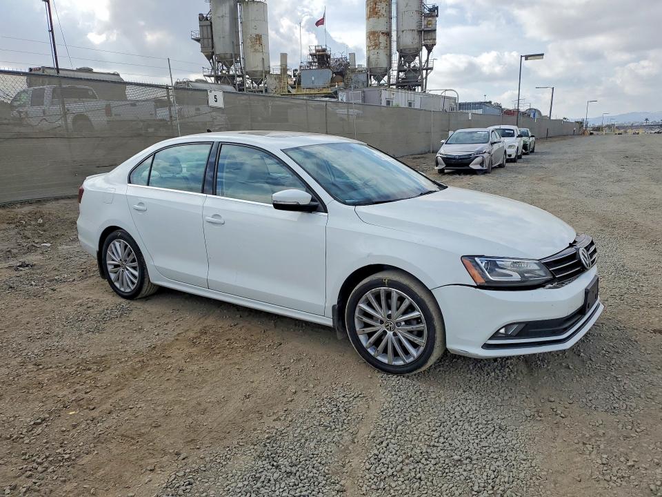 48014366 :رقم المزاد ، 3VWL17AJ4GM233331 vin ، 2016 Volkswagen Jetta مزاد بيع