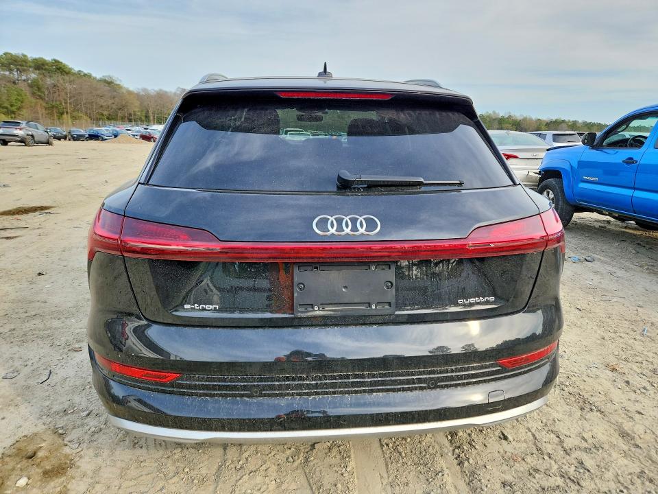 48457096 :رقم المزاد ، WA1AAAGE9MB011267 vin ، 2021 Audi E-tron مزاد بيع