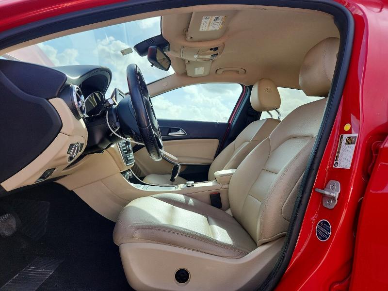 48483976 :رقم المزاد ، WDCTG4EB4FJ167078 vin ، 2015 Mercedes Benz Gla مزاد بيع
