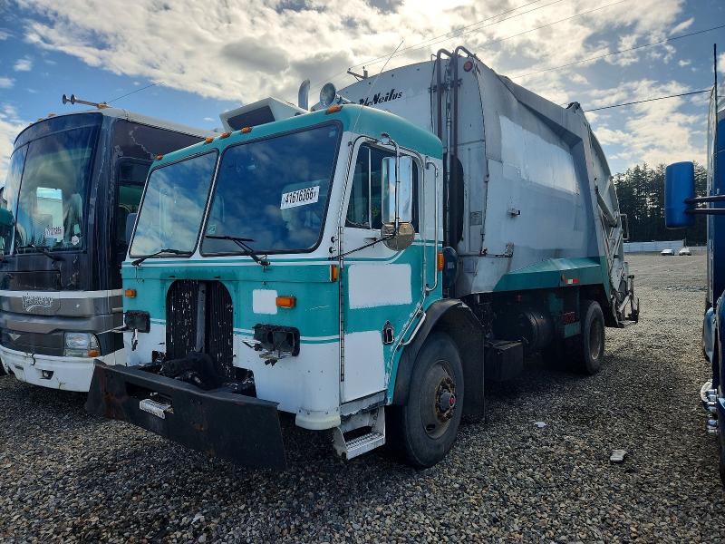 41616366 :رقم المزاد ، 1NPZH58X9WD710801 vin ، 1998 Peterbilt 320 مزاد بيع