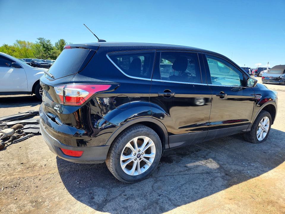 2017 Ford Escape მანქანა იყიდება აუქციონზე, vin: 1FMCU9GD4HUC55135, აუქციონის ნომერი: 51114476