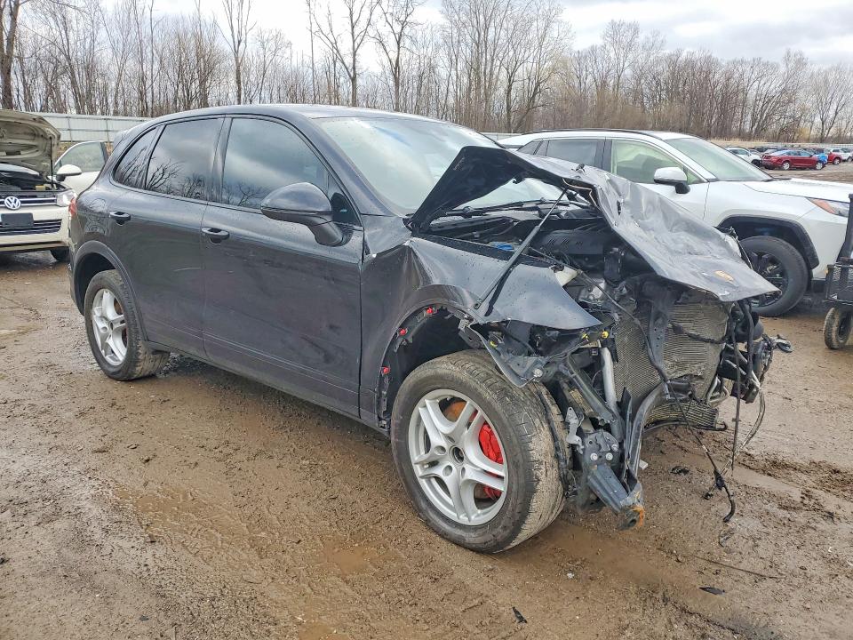 48745446 :رقم المزاد ، WP1AA2A20GKA08092 vin ، 2016 Porsche Cayenne مزاد بيع