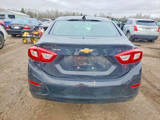48424826 :رقم المزاد ، 1G1BE5SM1J7241283 vin ، 2018 Chevrolet Cruze مزاد بيع