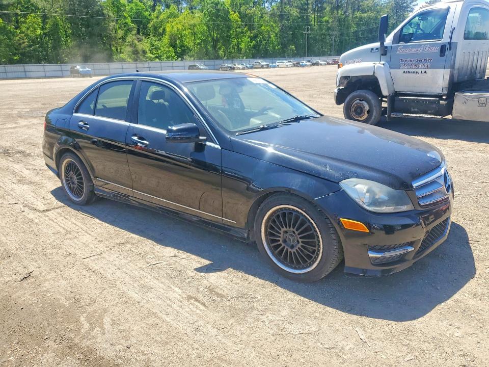 Продаж на аукціоні авто 2013 Mercedes-benz C, vin: WDDGF4HB4DR254005, номер лоту: 48820786