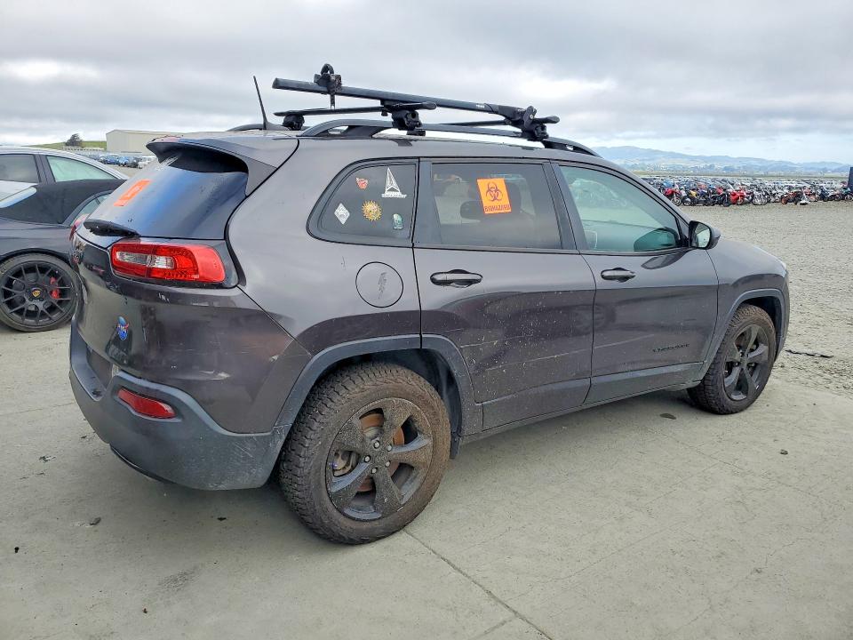 48296926 :رقم المزاد ، 1C4PJMCX4JD515346 vin ، 2018 Jeep Cherokee مزاد بيع