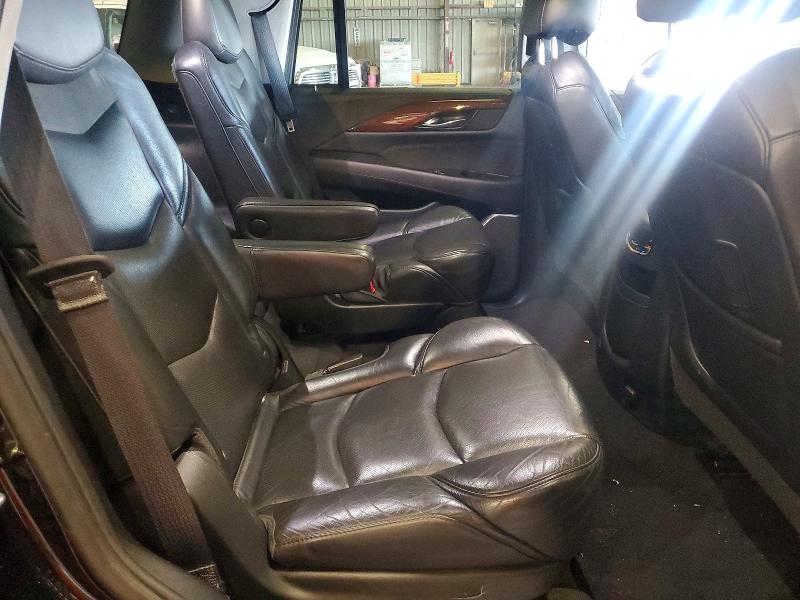 50545676 :رقم المزاد ، 1GYS4BKJ7JR395770 vin ، 2018 Cadillac Escalade مزاد بيع