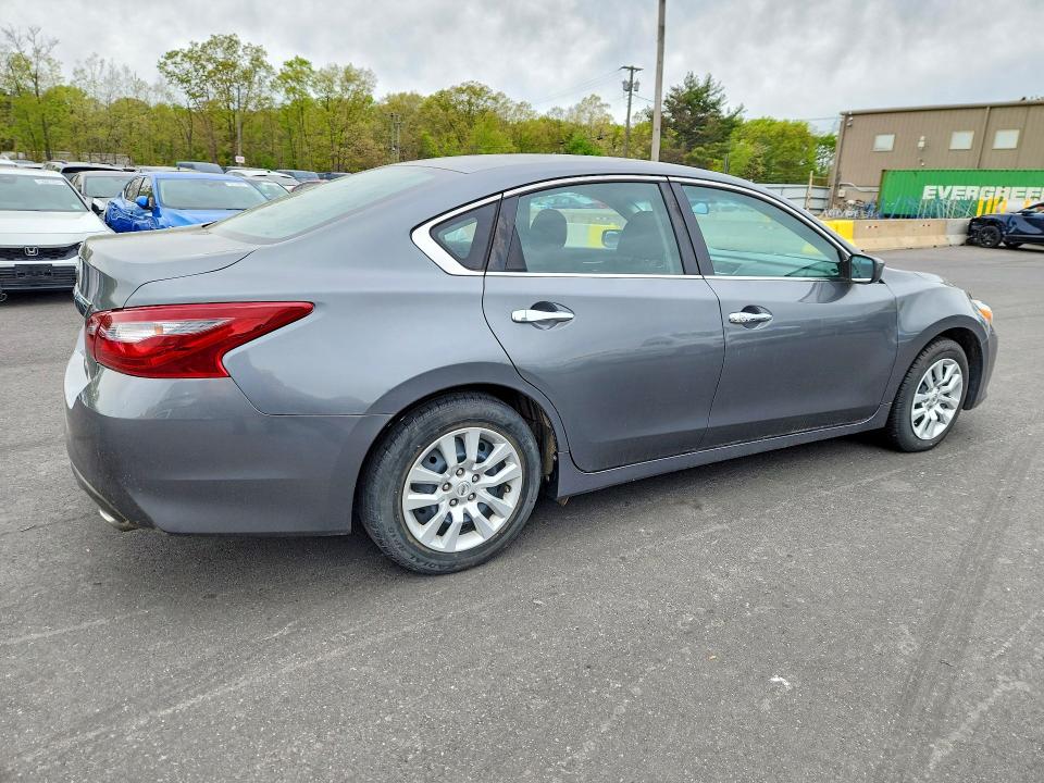 47994986 :رقم المزاد ، 1N4AL3AP9JC149375 vin ، 2018 Nissan Altima مزاد بيع