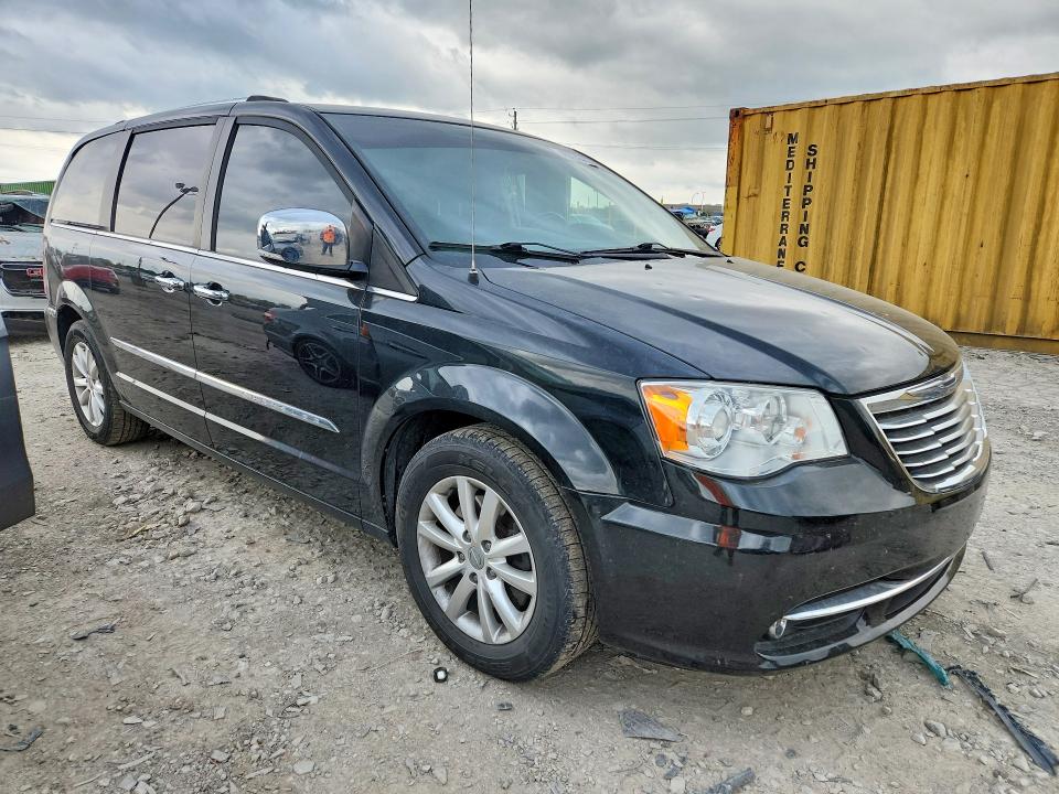 49724526 :رقم المزاد ، 2C4RC1GGXFR655692 vin ، 2015 Chrysler Town & Country مزاد بيع