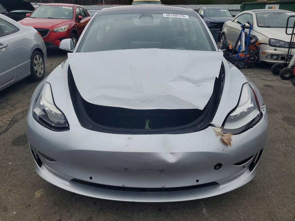 48148176 :رقم المزاد ، 5YJ3E1EB7JF073948 vin ، 2018 Tesla Model 3 مزاد بيع