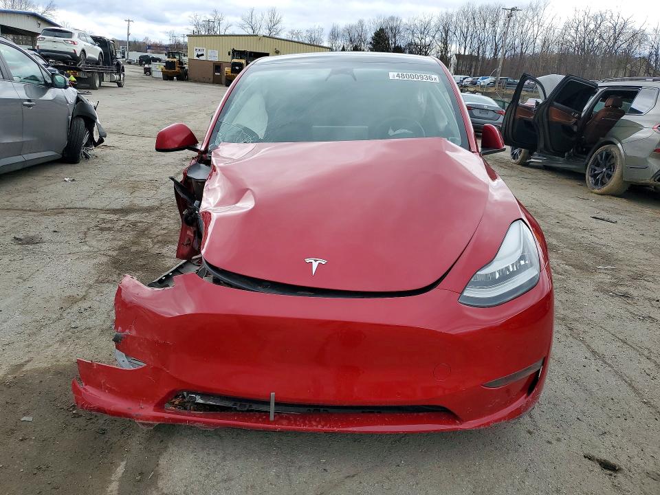 48000936 :رقم المزاد ، 5YJYGDEE3MF139315 vin ، 2021 Tesla Model Y مزاد بيع