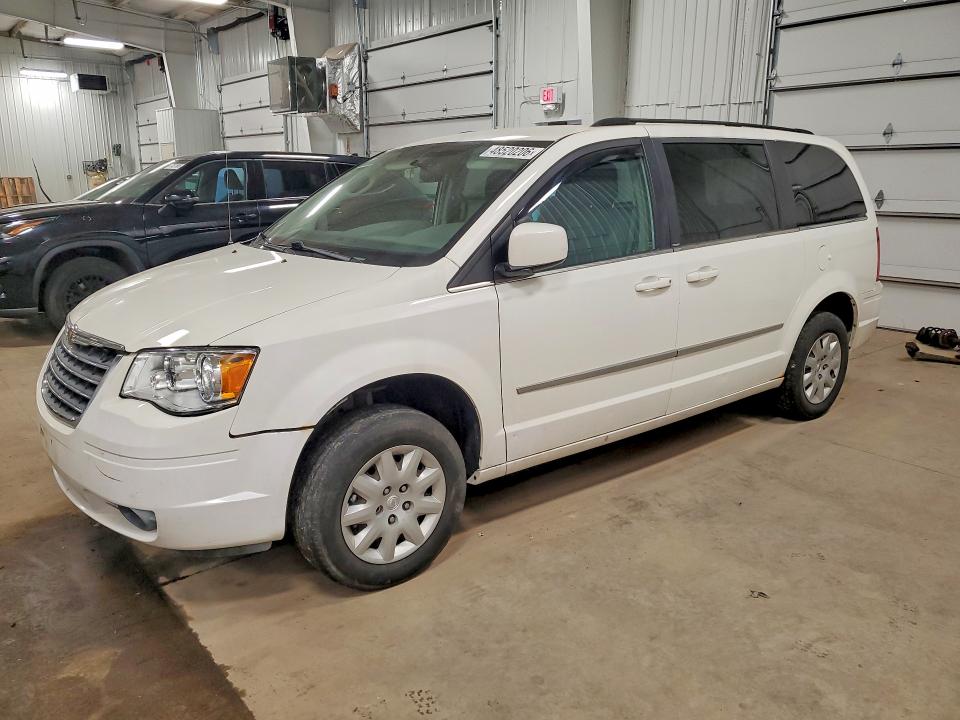 48520206 :رقم المزاد ، 2A4RR5D1XAR347947 vin ، 2010 Chrysler Town & Country مزاد بيع