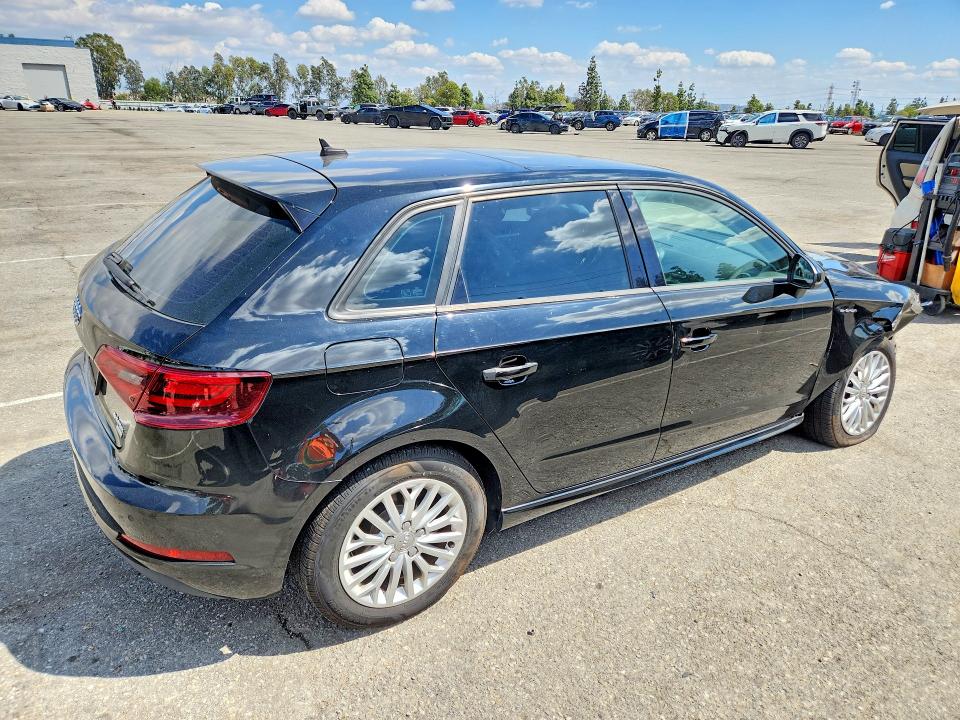 48531116 :رقم المزاد ، WAUVPBFF1GA020171 vin ، 2016 Audi A3 مزاد بيع