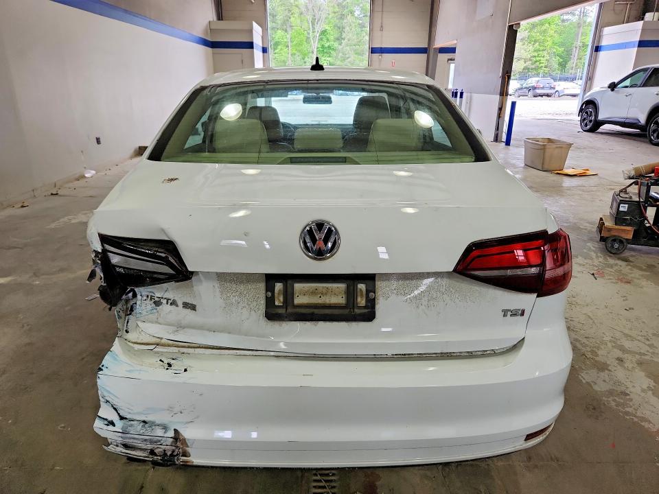 51641686 :رقم المزاد ، 3VWB67AJ6HM263512 vin ، 2017 Volkswagen Jetta مزاد بيع