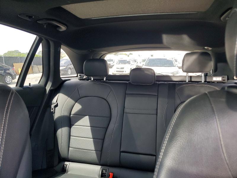 48090846 :رقم المزاد ، W1N0G8DB1MF986043 vin ، 2021 Mercedes-benz Glc مزاد بيع