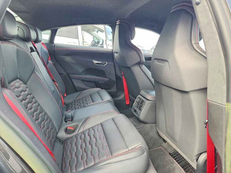 48200306 :رقم المزاد ، WAUAHBFW1N7905122 vin ، 2022 Audi Rs E-tron Gt مزاد بيع