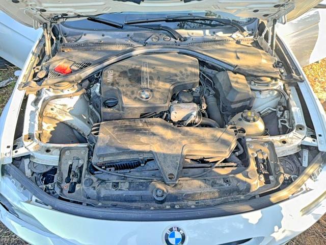 51367386 :رقم المزاد ، WBA3C3G58FNT52372 vin ، 2015 Bmw 320 مزاد بيع
