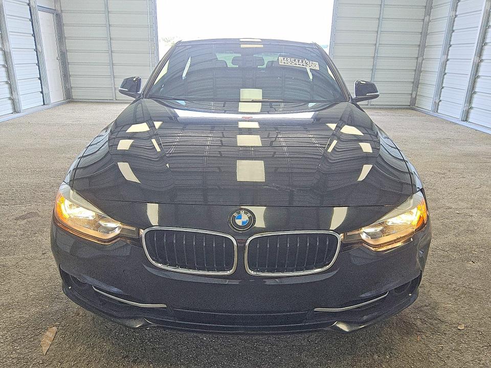 2017 Bmw 330 მანქანა იყიდება აუქციონზე, vin: WBA8B9G56HNU48533, აუქციონის ნომერი: 48544436