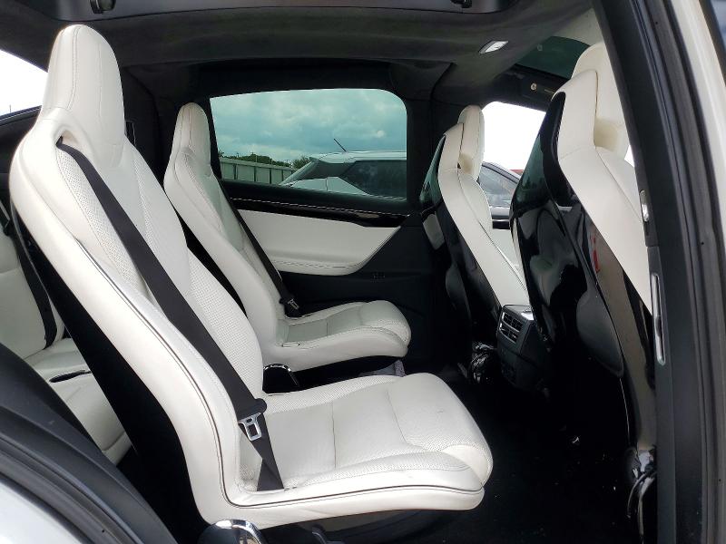 51017386 :رقم المزاد ، 5YJXCBE24GF012790 vin ، 2016 Tesla Model X مزاد بيع