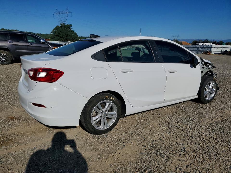 47580446 :رقم المزاد ، 1G1BC5SM8H7208314 vin ، 2017 Chevrolet Cruze مزاد بيع
