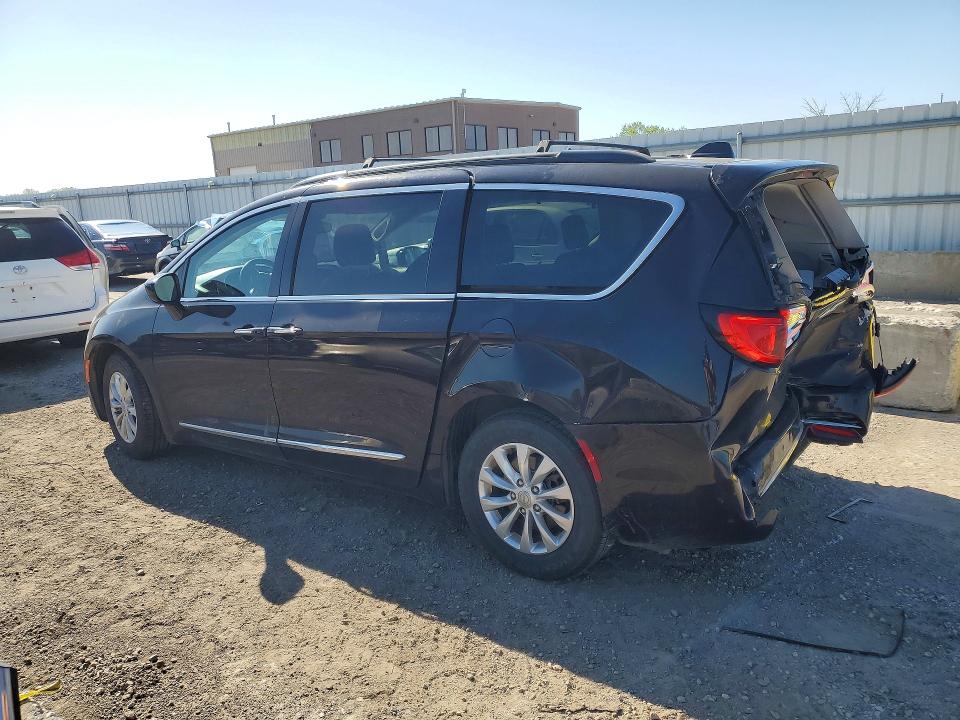 2017 Chrysler Pacifica მანქანა იყიდება აუქციონზე, vin: 2C4RC1BG9HR745460, აუქციონის ნომერი: 50611836